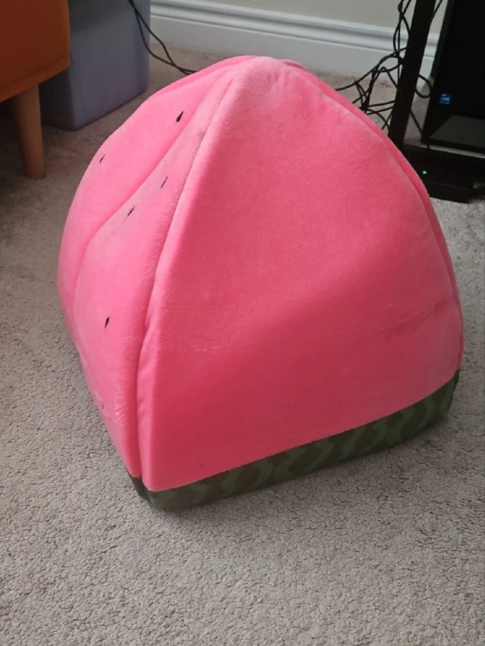 Plush Watermelon Pet Bed - Pink & Green